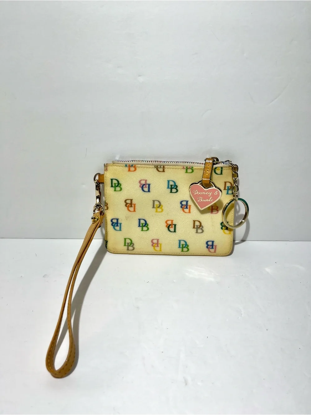 😍 Dooney & Bourke Cream Multicolor DB Monogram Wristlet